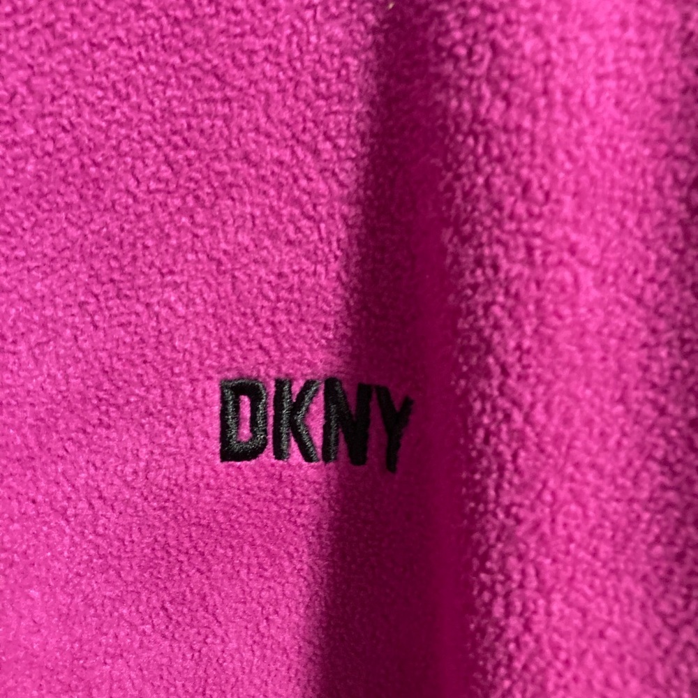 NWTS DKNY Pullover Fleece - Picture 3 of 9